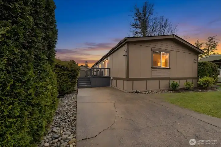 Exterior – Front elevation and driveway