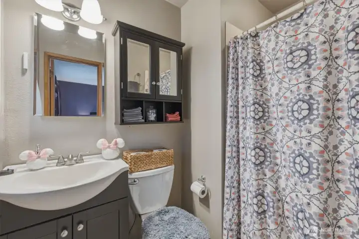 primary attached 3/4bathroom. walk in shower primary attached 3/4bathroom. walk in shower