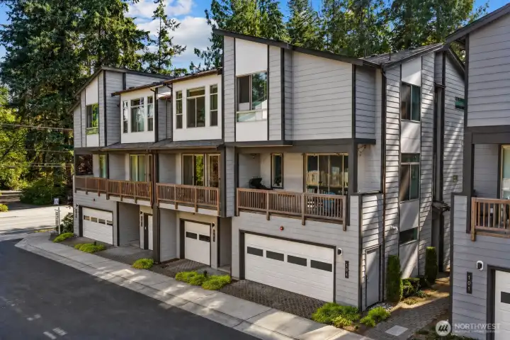 Ideally positioned within the community, this residence offers added privacy while maintaining easy access to nearby parks, trails, shopping, and commuter routes. Ideally positioned within the community, this residence offers added privacy while maintaining easy access to nearby parks, trails, shopping, and commuter routes.