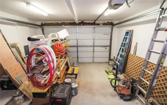 Oversized single car garage