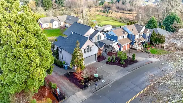 There were 17 lots planned in this little "subdivision" but only 5 were built, so lots of trees and green space to enjoy!