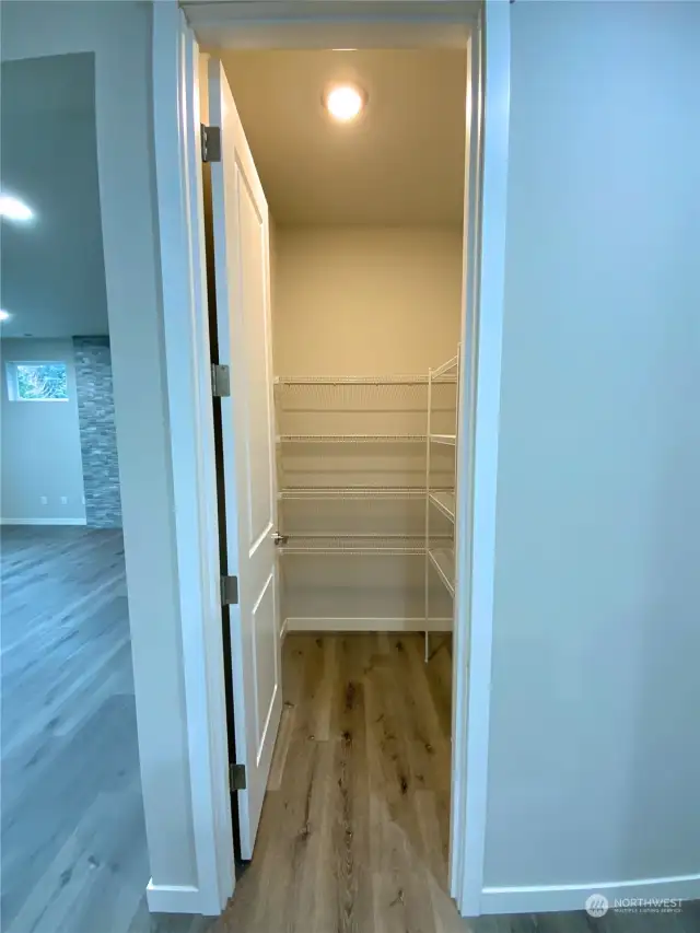 Kitchen pantry