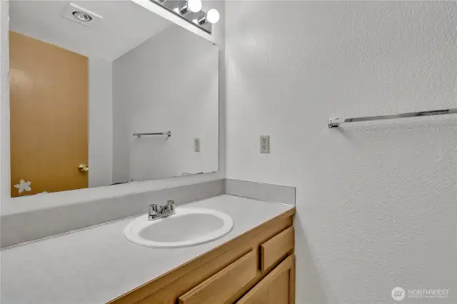 ~ Primary Suite Private Half Bath ~