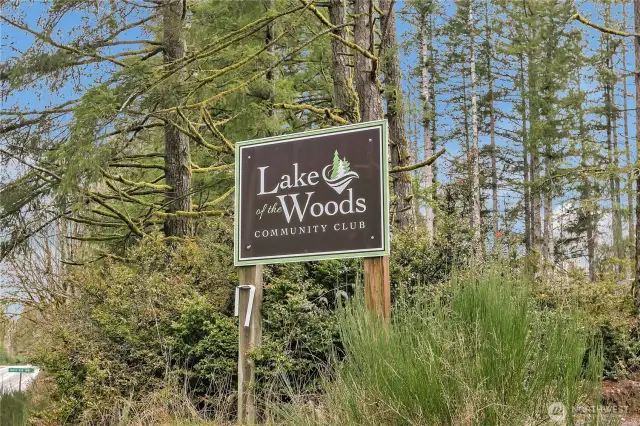 ~ Located in Lake of the Wood Community ~ A Neighborhood w/Activities:  Easter Egg Hunt, Pickle Ball Tournament and Picnic, Three Parks w/Playground Equipment, One Pond/Lake w/Fishing Derby for the little ones, and more! ~ HOA Bylaws  www.LakeoftheWoodskpn.com