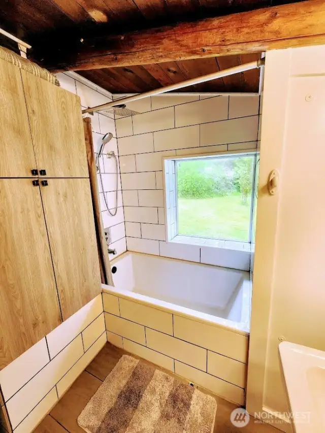 Full Bath View 2