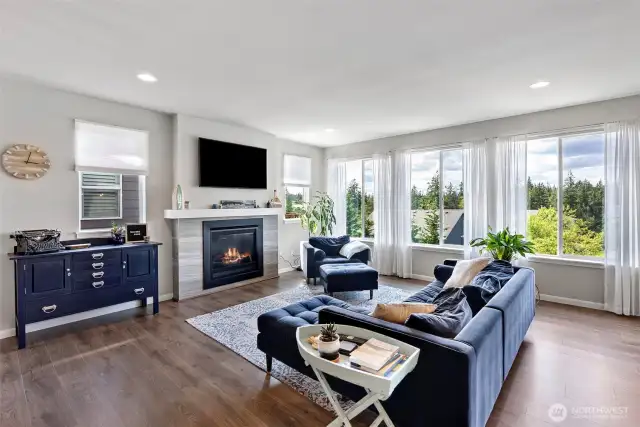Western Exposure provides amazing natural light!