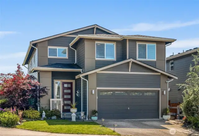 Fully fenced corner lot