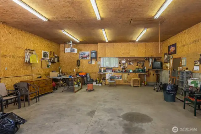 36' x 28' Heated Garage