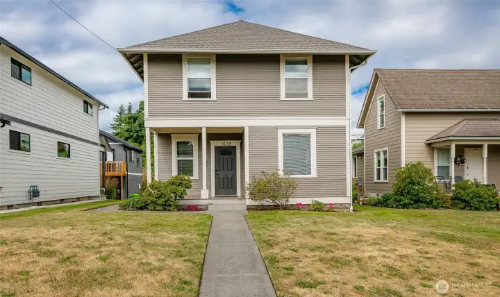 This home is in great shape, clean and ready to move into!
