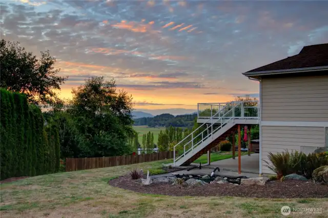 A gentle slop leads you down to the lower yard where you are welcomed with beautiful valley views.