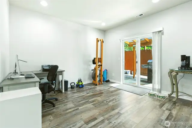 Flexible space for gym or office