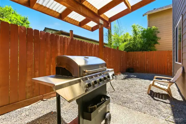 Fully fenced backyard for entertaining