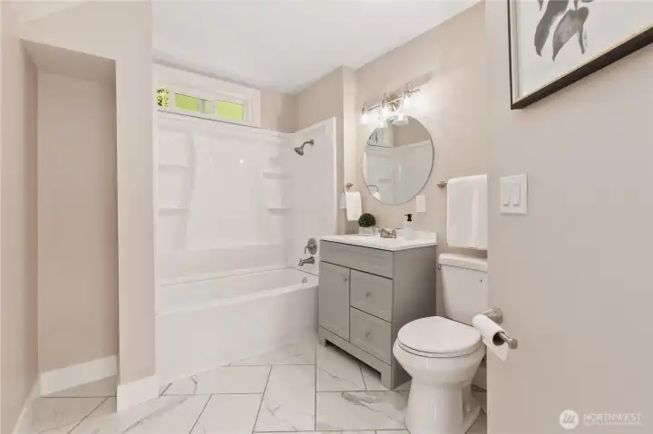 Main Floor full Bath