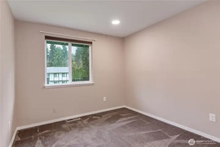 Upstairs hall full bathroom