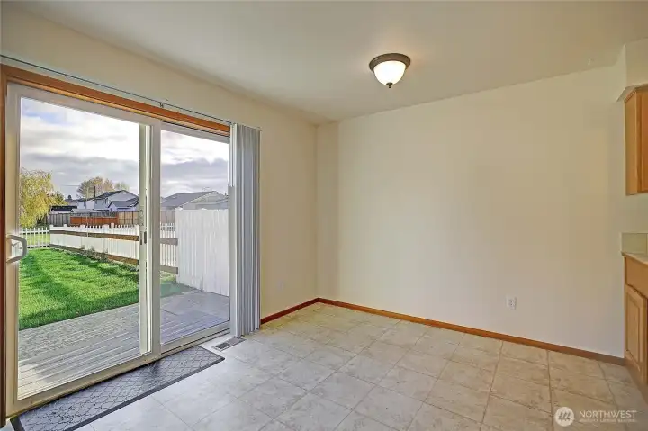 26127 - Large sliding door the leads out to the fully fenced backyard