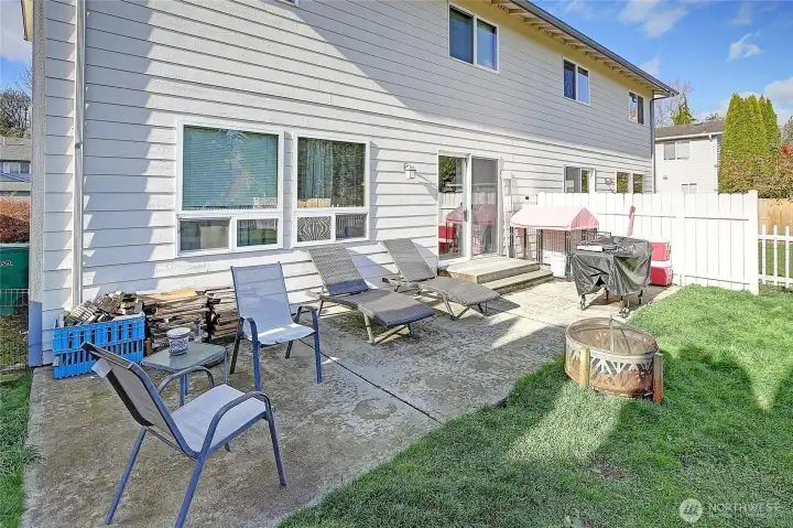 26123 - Large back patio
