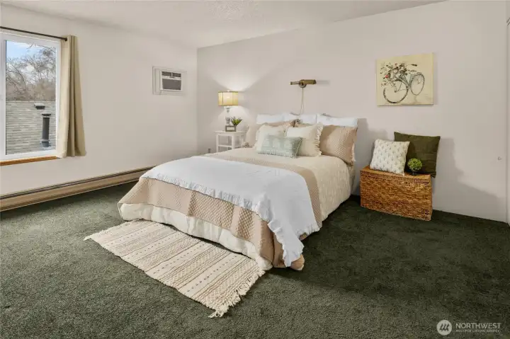 Large primary bedroom.