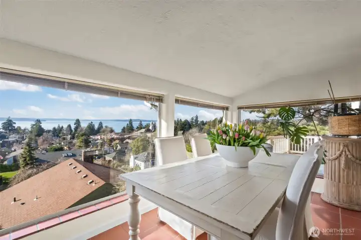 Enjoy dinner with a view.