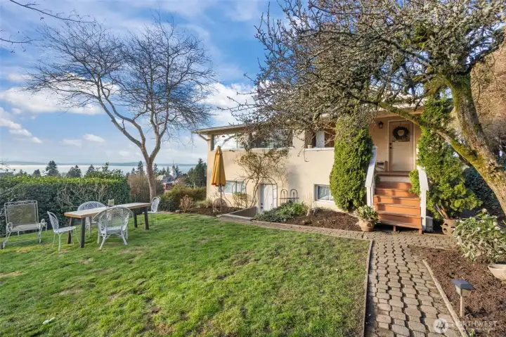 Welcome to The Sunset Villa!