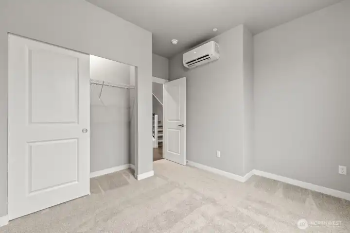 Photographs are for illustrative purposes only. Features, finishes, interior/exterior colors, landscaping and floorplan shown may vary from actual homes built