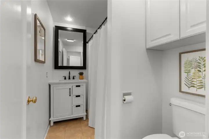 Upstairs full bath