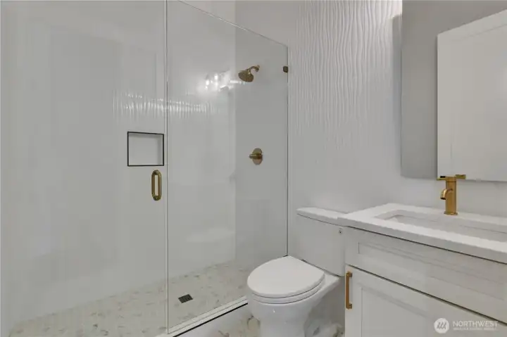Lower 3/4 Bath