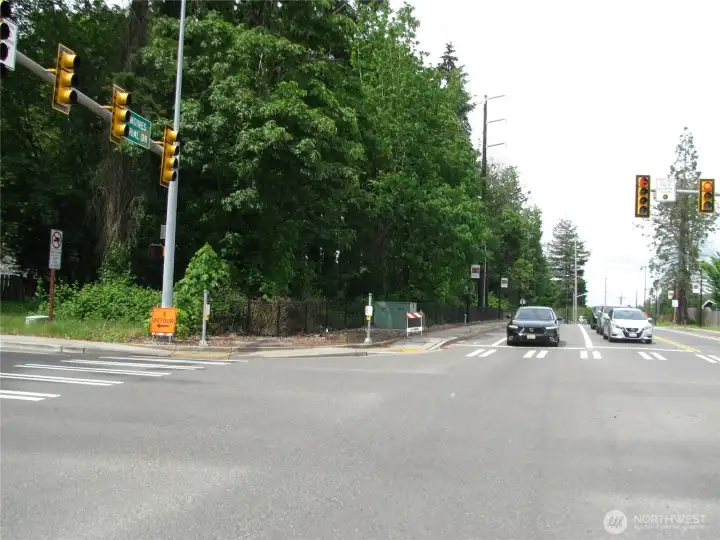 Busy Intersection S 200th St and Des Memorial Dr