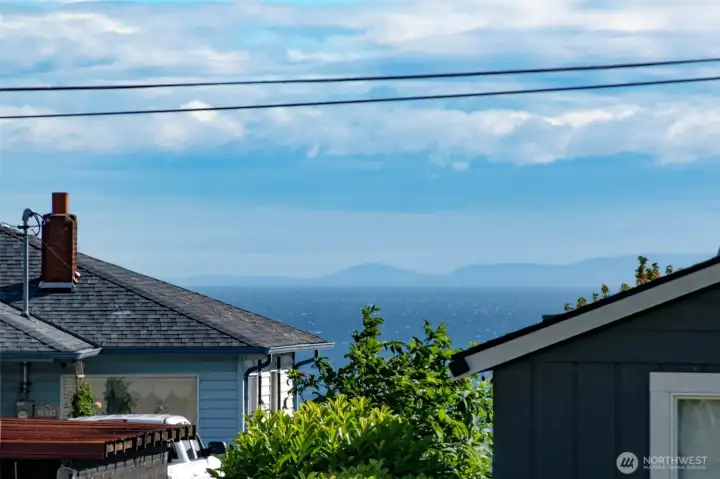 Peek-a-boo water view Peek-a-boo water view
