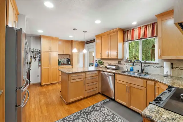 Nice workable kitchen and right off the deck for entertaining. Who wouldn't want to cook in this kitchen. It has it all.