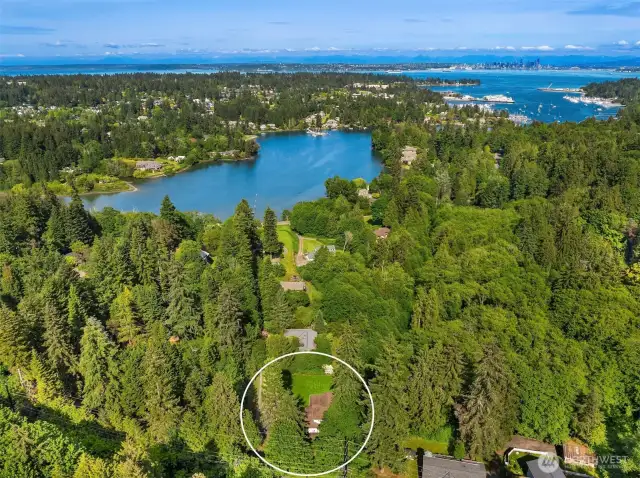 All the privacy and perks of Bainbridge living all so close to Winslow and the ferry