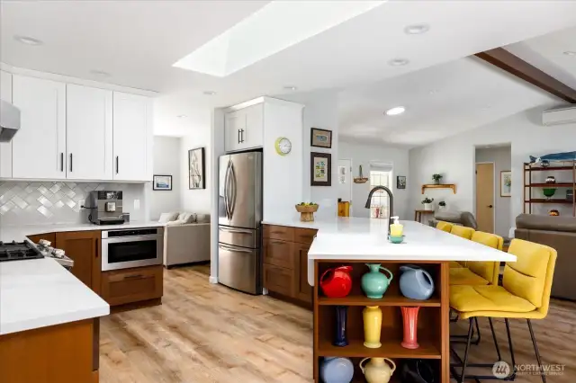 Built-in end of counter shelves