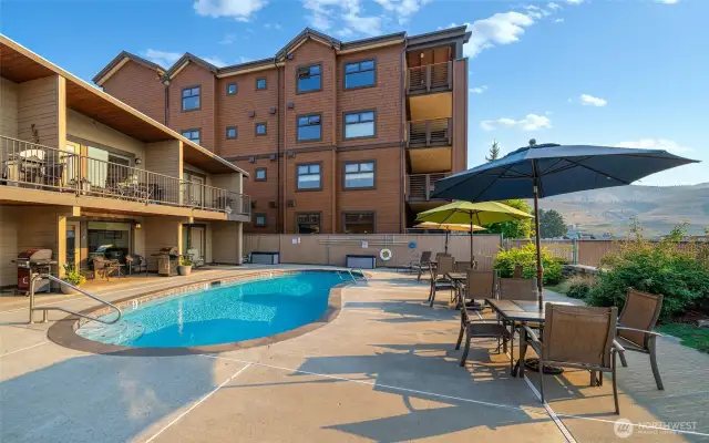 Pool-side luxury in the heart of downtown