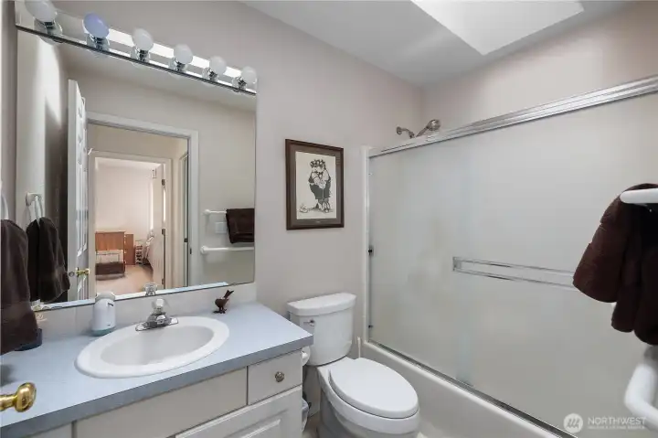 Guest bathroom.