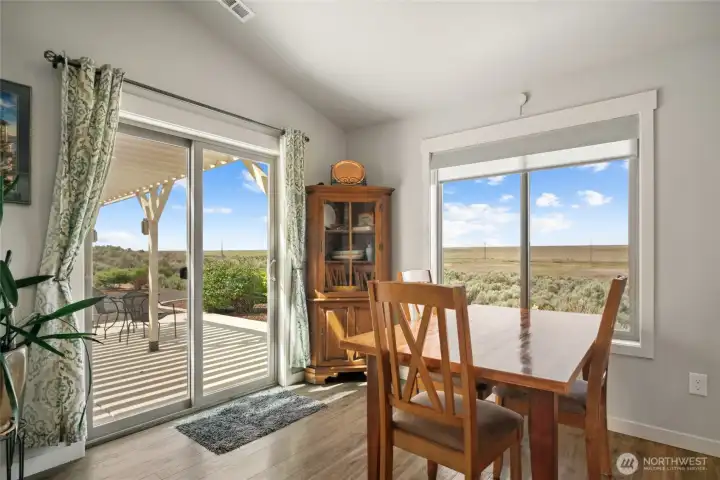 11975 Dining area and back patio