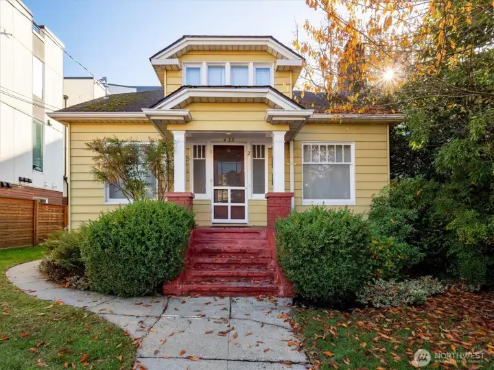 Permitted duplex, LR3 for builing and SFR in Green Lake.