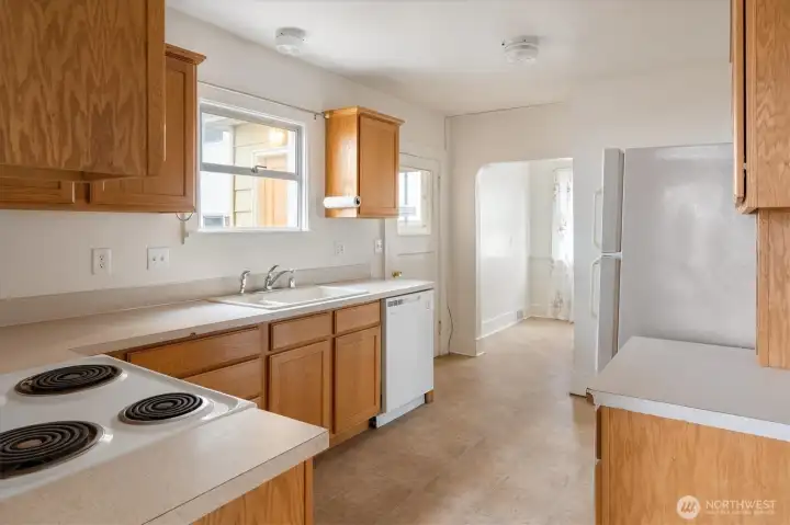 Plenty of space to prep.