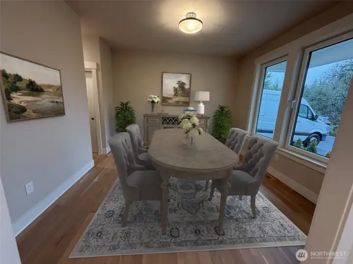 DINING VIRTUALLY STAGED