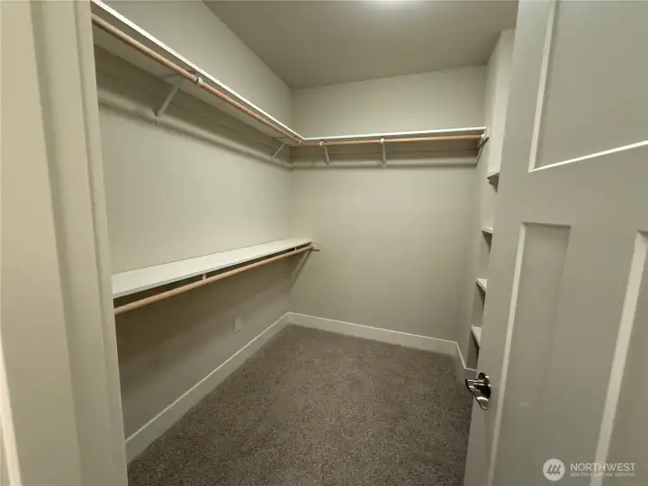 LARGE PRIMARY CLOSET
