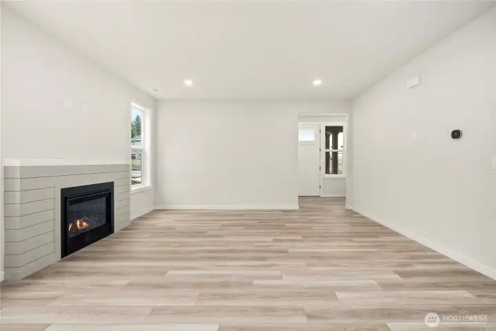 Photos of a previously completed home. Actual colors and finishes may vary. See site agent for details.