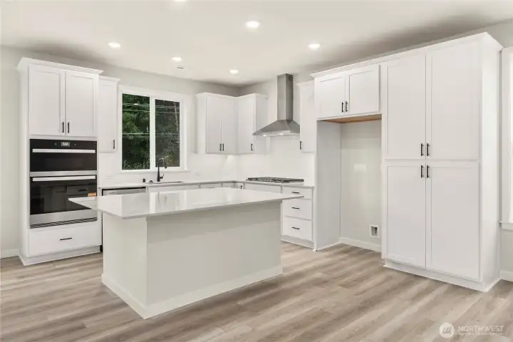 Photos of a previously completed home. Actual colors and finishes may vary. See site agent for details.