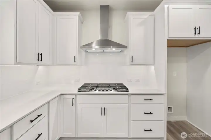 Photos of a previously completed home. Actual colors and finishes may vary. See site agent for details.