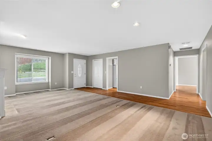 ~Expansive Living Room~