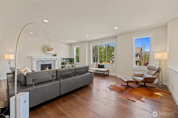 Gas fireplace for cozy winter nights.