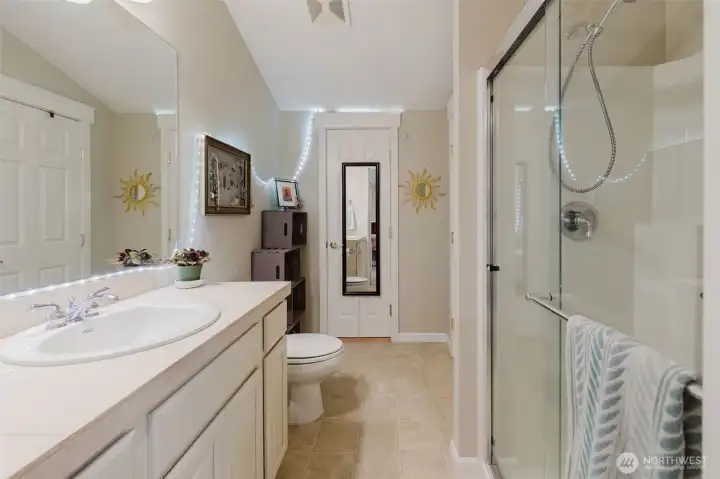 3/4 Bathroom upstairs 3/4 Bathroom upstairs