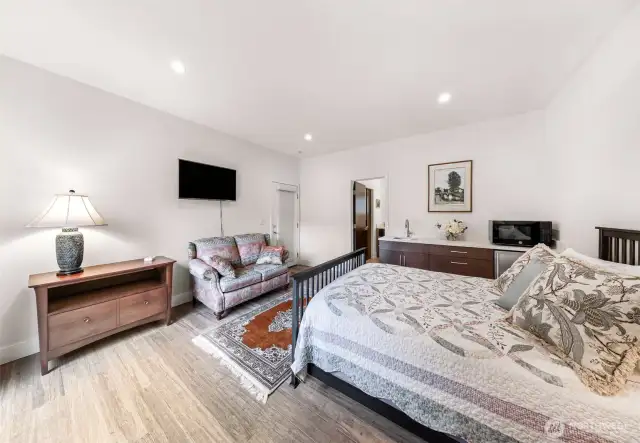 Plenty of space and privacy with a small kitchenette