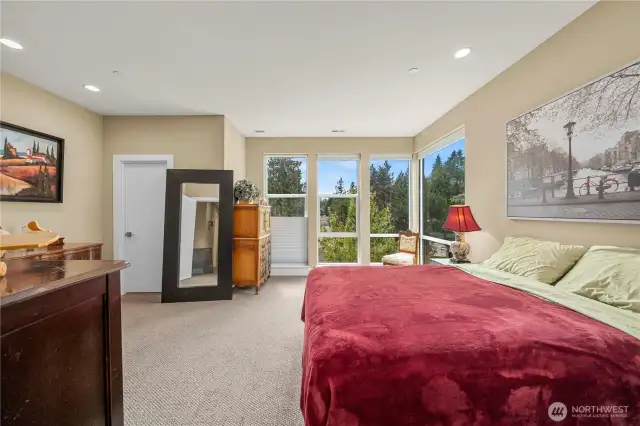 Primary suite