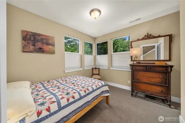 Guest/4th bedroom