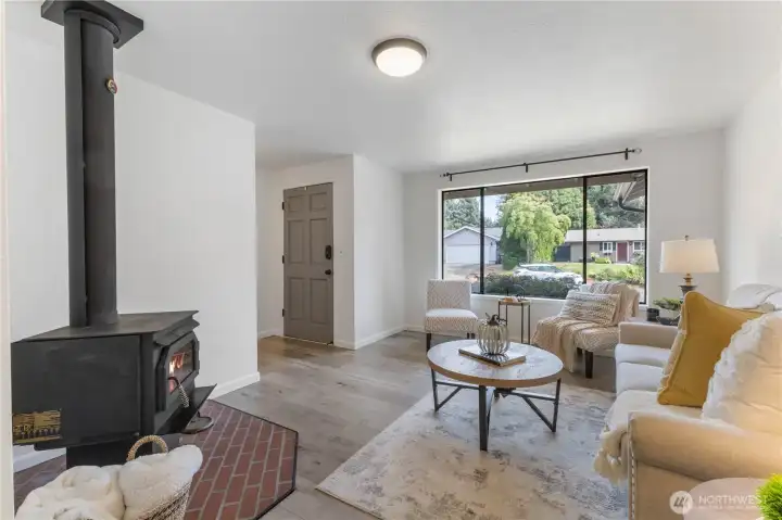 Lots of light and gorgeous flooring
