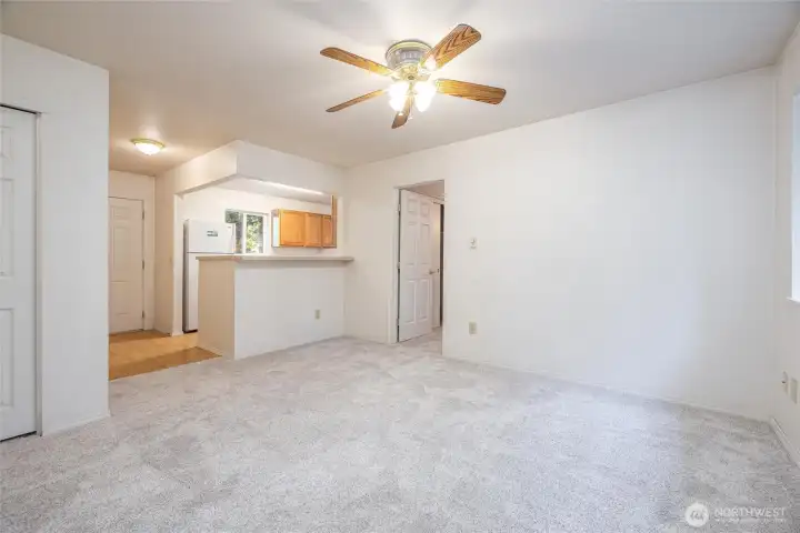 Living room with Ceiling Fan