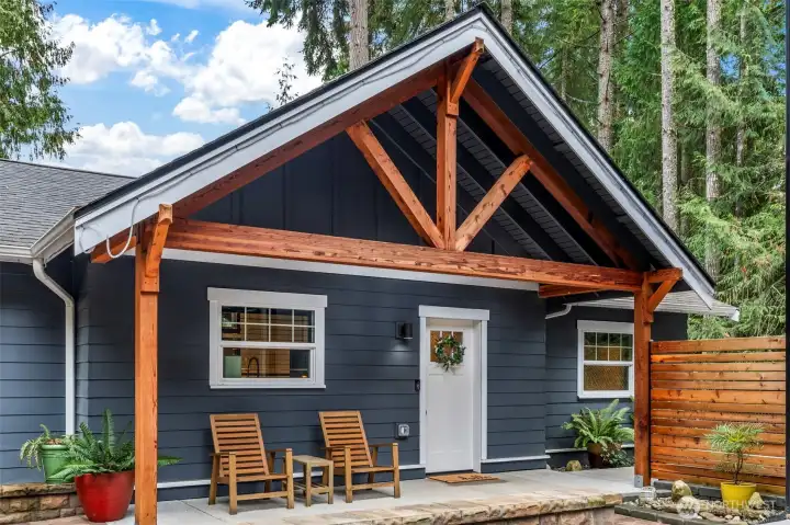 When evening sunset is your fancy, the front patio is where its at!